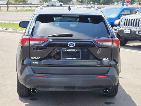 Used 2022 Toyota RAV4 XLE AWD/4WD image 5