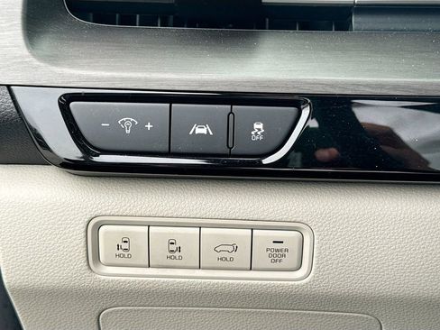 Used 2022 Kia Carnival SX image 10