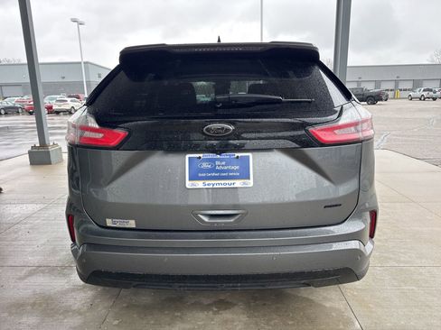 Certified 2023 Ford Edge SE w/ Black Appearance Package image 6