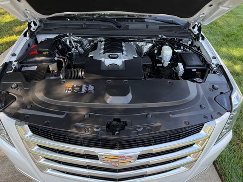 Used 2016 Cadillac Escalade Premium AWD/4WD image 74