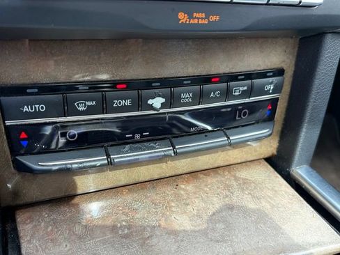 Used 2014 Mercedes-Benz E 350 Sedan image 26