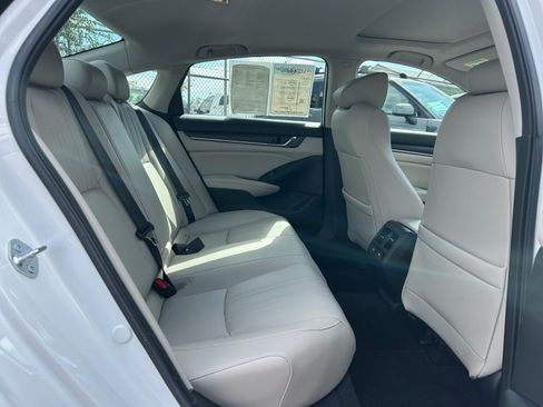 Used 2022 Honda Accord Touring image 30