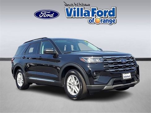 Used 2025 Ford Explorer Active w/ Active Comfort Package image 1