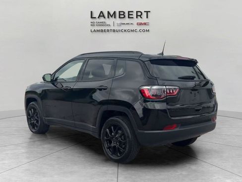 Used 2023 Jeep Compass Latitude w/ Convenience Group AWD/4WD image 3