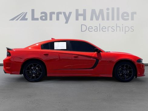 Used 2022 Dodge Charger R/T w/ Plus Group RWD image 7