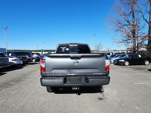Used 2019 Nissan Titan PRO-4X image 4