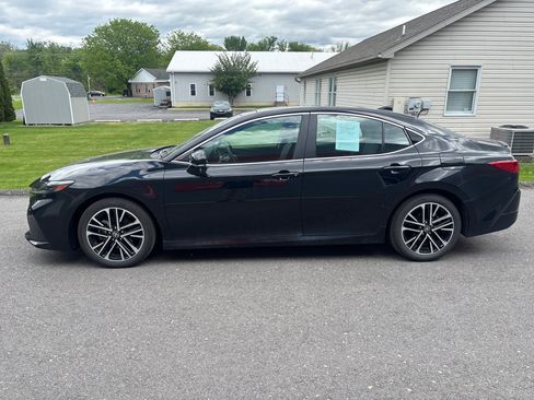 Used 2025 Toyota Camry XLE w/ Premium Plus Package FWD image 7
