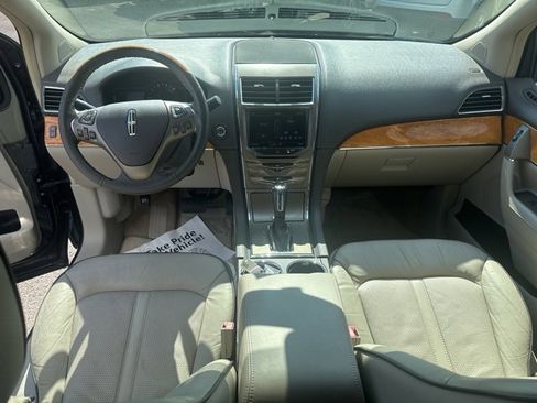 Used 2013 Lincoln MKX FWD image 19