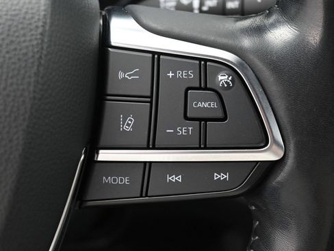 Used 2020 Toyota Highlander Limited image 19