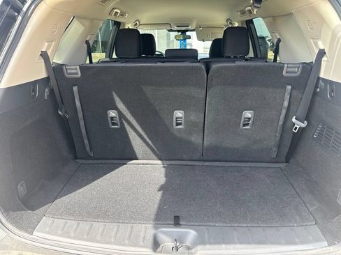 Used 2025 Nissan Pathfinder S FWD image 6