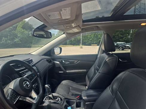 Used 2019 Nissan Rogue SL AWD/4WD image 5