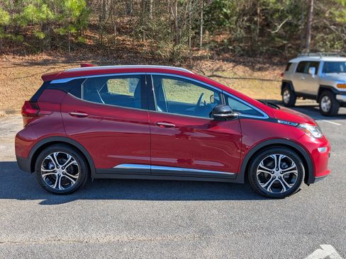 Used 2017 Chevrolet Bolt Premier w/ Driver Confidence II Package image 10