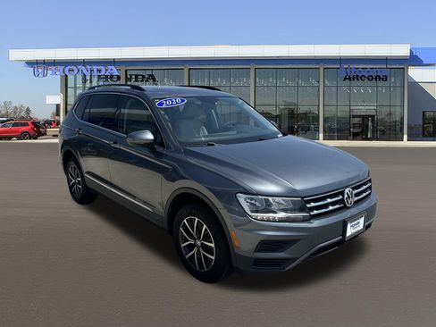 Used 2020 Volkswagen Tiguan SE w/ Panoramic Sunroof Package AWD/4WD image 6