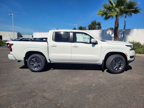 New 2026 Nissan Frontier SV image 4