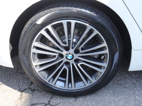 Used 2020 BMW 530i w/ Premium Package RWD image 41