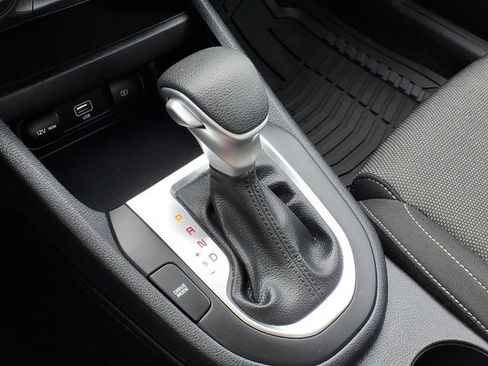 Used 2024 Kia Forte LXS w/ LXS Technology Package FWD image 21