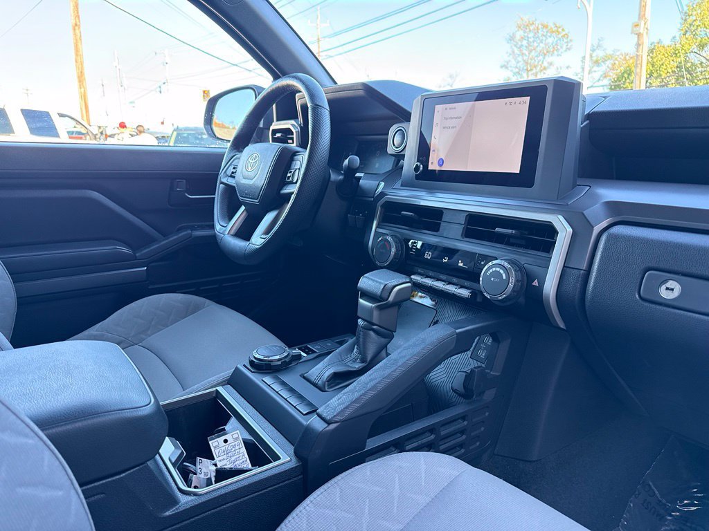 Used 2024 Toyota Tacoma SR5 AWD/4WD image 31