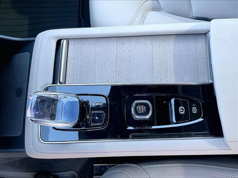 New 2027 Volvo XC90 B6 Plus AWD/4WD image 10