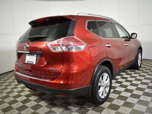 Used 2015 Nissan Rogue SV image 4