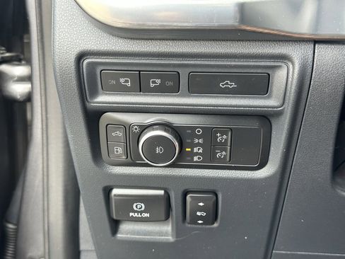 Used 2022 Ford F150 Lariat w/ Max Trailer Tow Package image 33