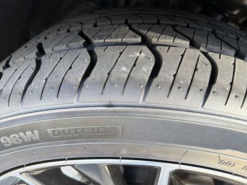 Used 2021 Toyota Camry SE w/ Blackout Package (TMS) image 31