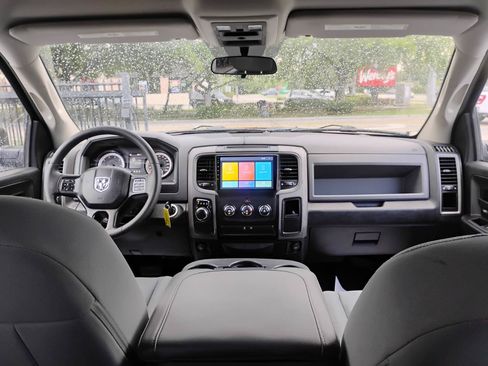 Used 2017 RAM 1500 Express w/ Express Value Package RWD image 5