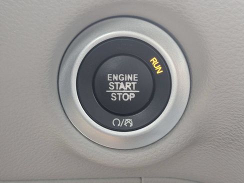 Used 2017 Chrysler Pacifica Touring-L Plus w/ Advanced Safetytec Group FWD image 43