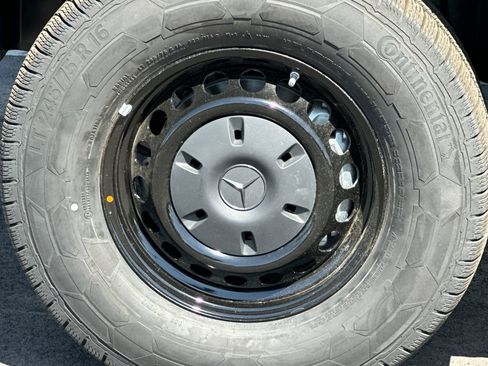 New 2025 Mercedes-Benz Sprinter 2500 image 32