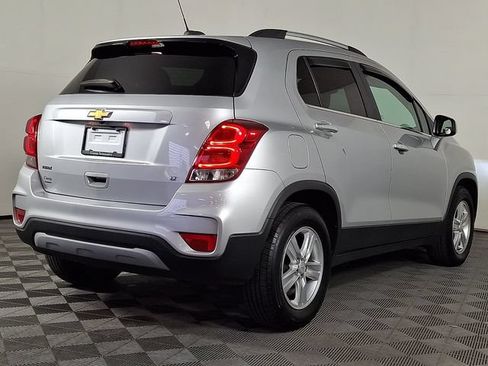 Used 2019 Chevrolet Trax LT w/ LT Convenience Package FWD image 9