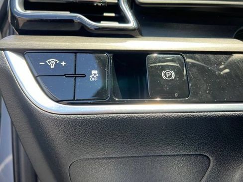 Used 2024 Kia Sportage X-Line AWD/4WD image 11