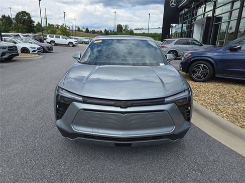 Used 2025 Chevrolet Blazer EV LT AWD/4WD image 9
