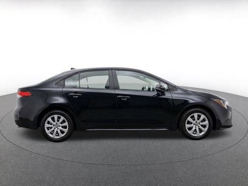 Used 2025 Toyota Corolla LE FWD image 10