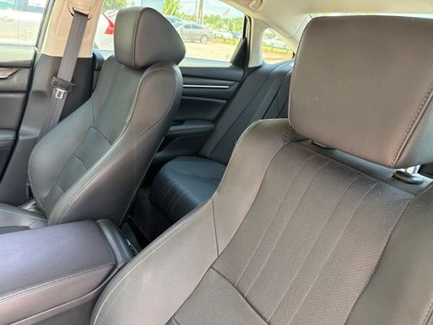 Used 2020 Honda Accord Touring image 4