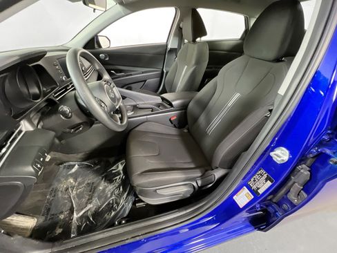 Used 2023 Hyundai Elantra SEL w/ Cargo Package image 19