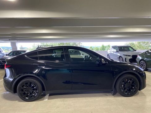 Used 2021 Tesla Model Y Long Range AWD/4WD image 5