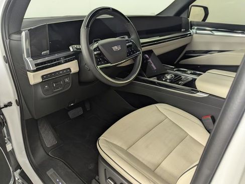 Used 2025 Cadillac Escalade Sport w/ Touring Package AWD/4WD image 16