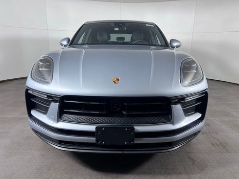 Certified 2025 Porsche Macan AWD/4WD image 10