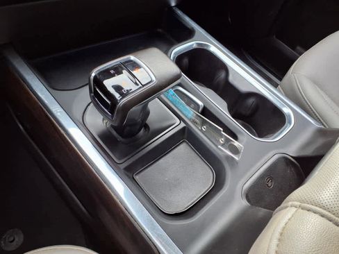 Used 2022 GMC Sierra 1500 SLT image 17