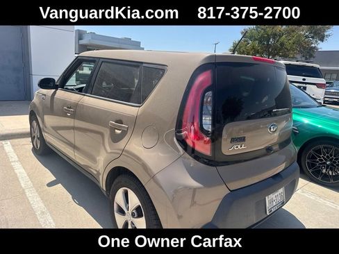 Used 2016 Kia Soul w/ Option Group 020 FWD image 2