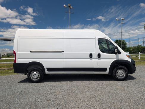Used 2026 RAM ProMaster 2500 w/ Convenience Group FWD image 4