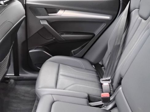 Certified 2025 Audi Q5 2.0T Premium w/ Convenience Plus Package image 21