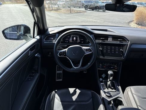 Used 2022 Volkswagen Tiguan SEL R-Line image 16