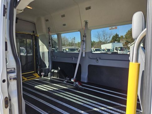Used 2018 Ford Transit 350 XL image 27