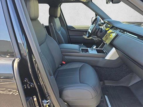 New 2025 Land Rover Range Rover SE image 10