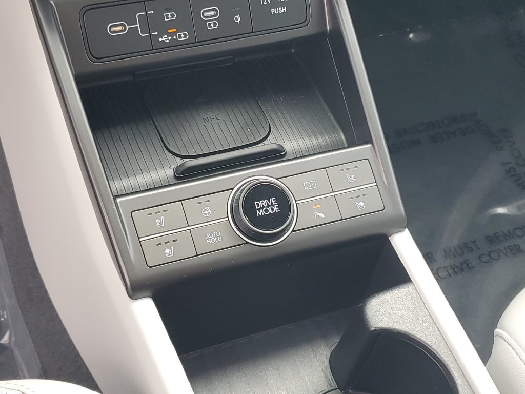 Used 2024 Hyundai Kona Limited FWD image 21
