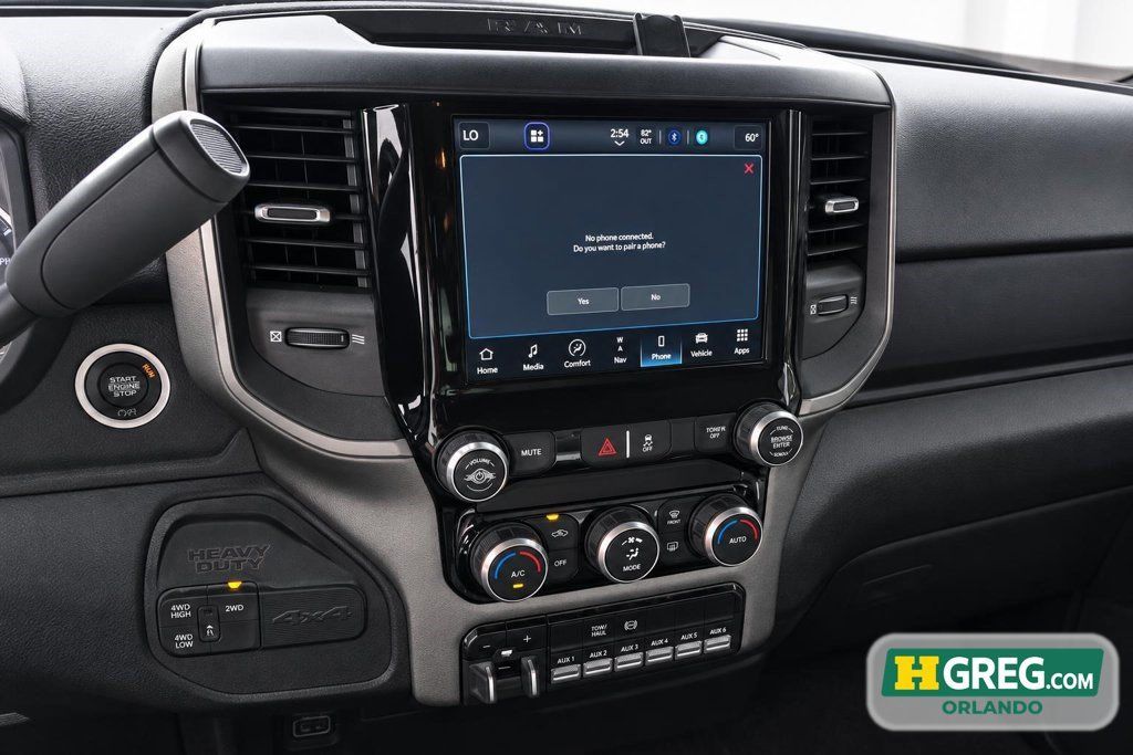 Used 2024 RAM 2500 Tradesman w/ Chrome Appearance Group AWD/4WD image 10