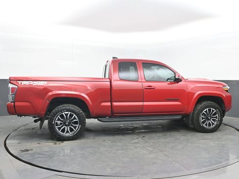 Used 2020 Toyota Tacoma TRD Sport image 8
