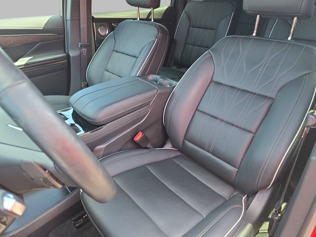 Certified 2025 Buick Enclave Avenir w/ LPO, Floor Liner Package AWD/4WD image 17
