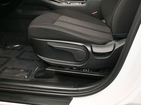 Used 2024 Kia Sorento LX image 13