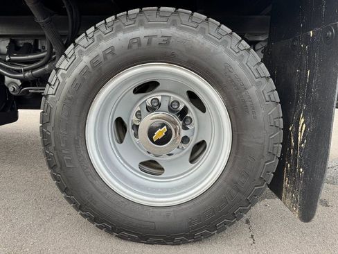 Used 2022 Chevrolet Silverado 3500 LT w/ Convenience Package AWD/4WD image 12